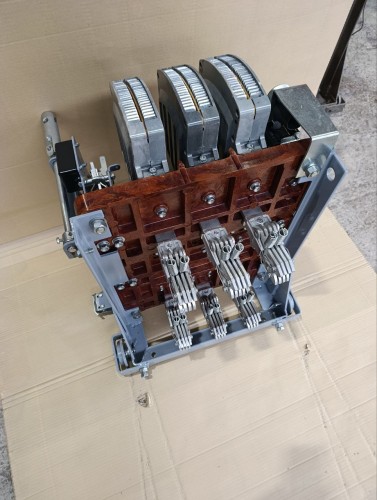 Контакты втычные в сборе с АВМ10СВ 800А Контакты втычные в сборе с АВМ10СВ 800А